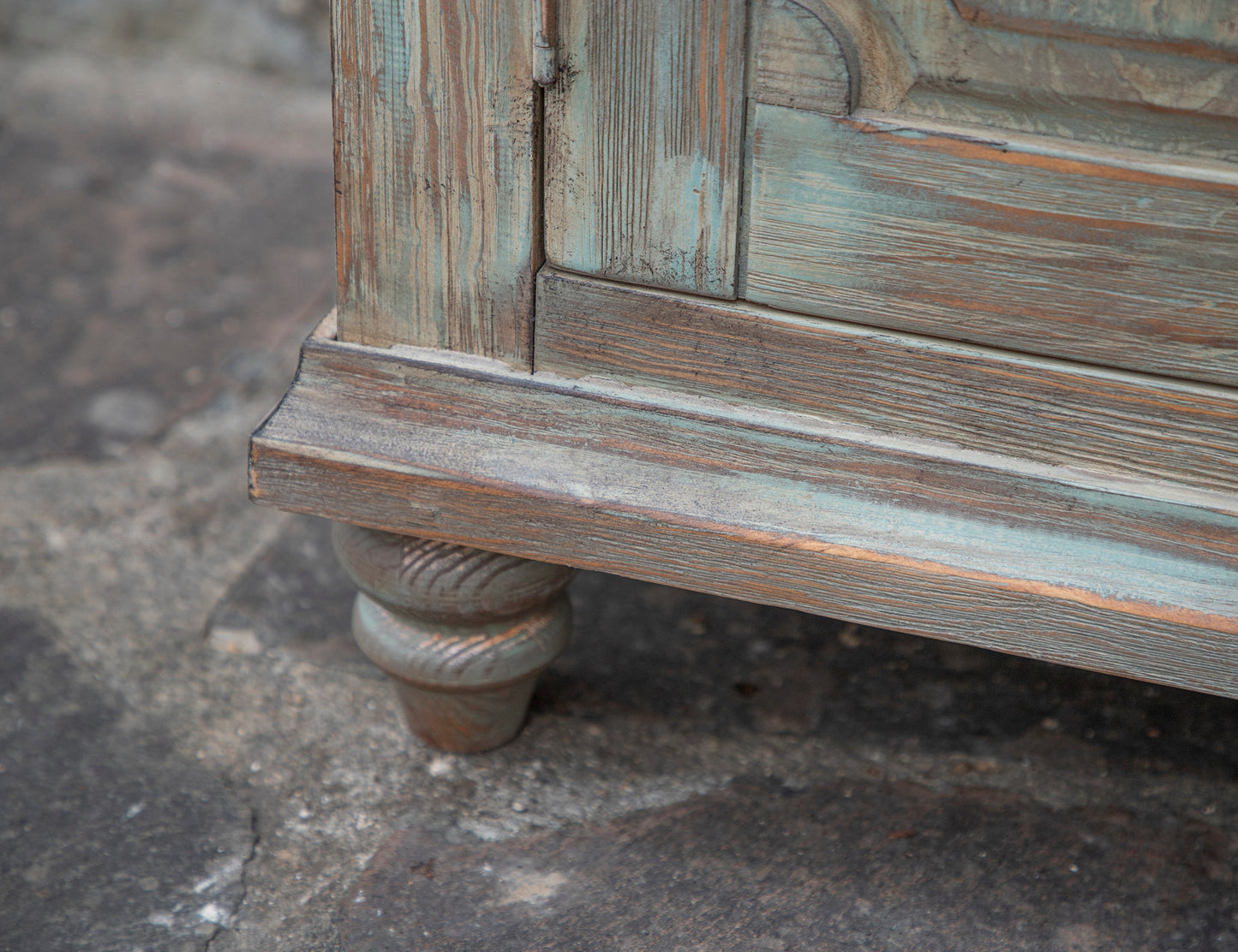 4 Doors Console - Aged Green