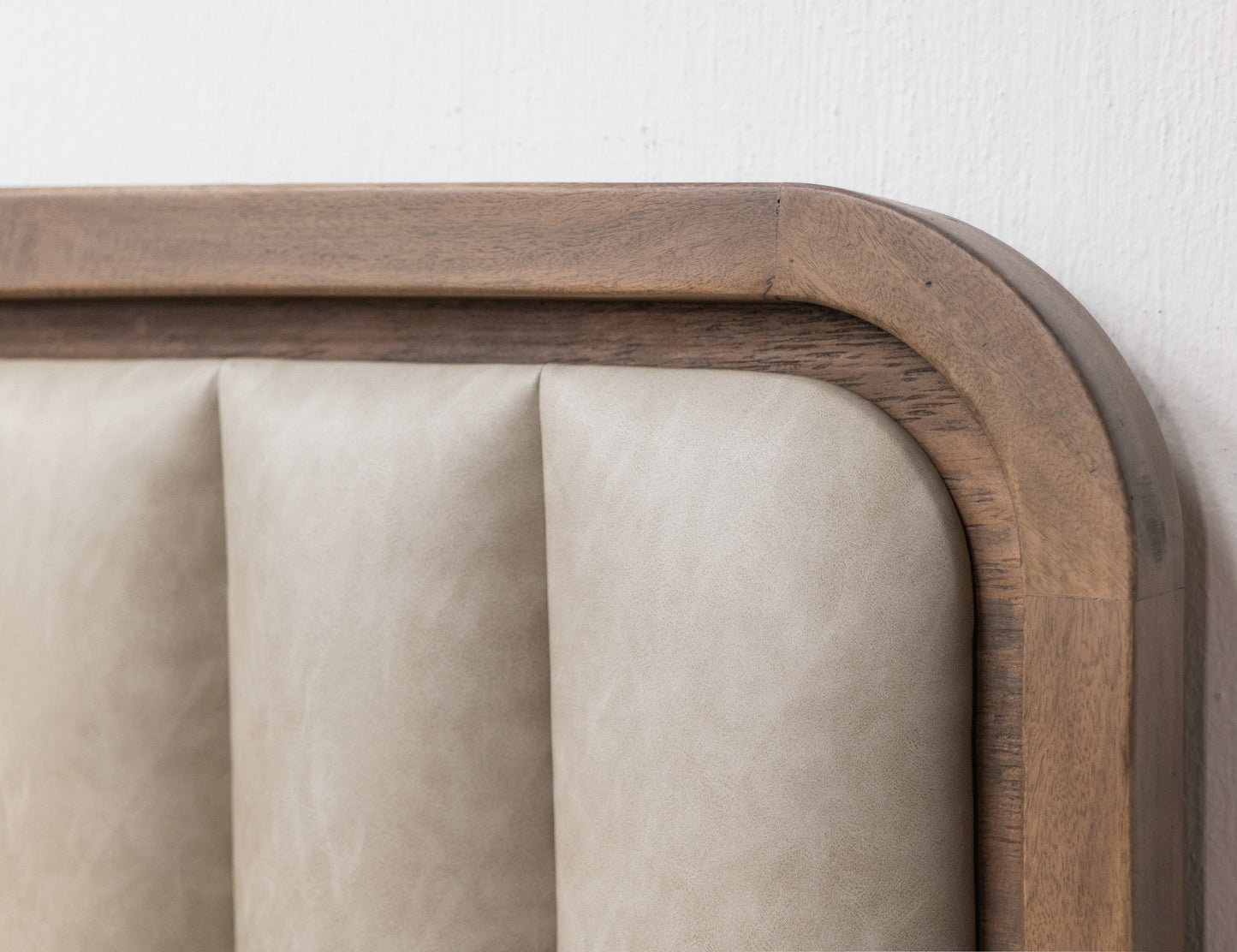5/0 Upholstered Platform - Mezquite Brown