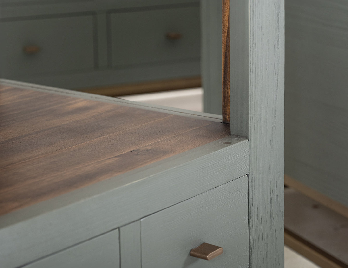 2 Drawer, 1 Shelf, End Table - Forest Green