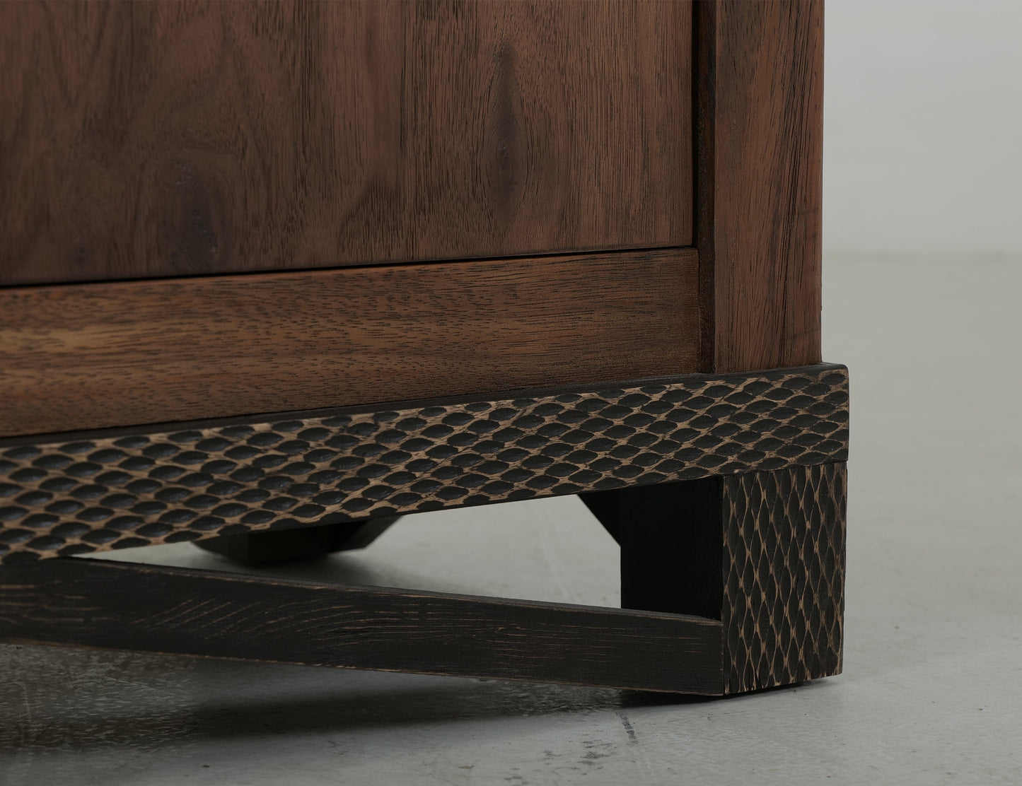 4 Drawer & 2 Door, Console - Peanut Brown