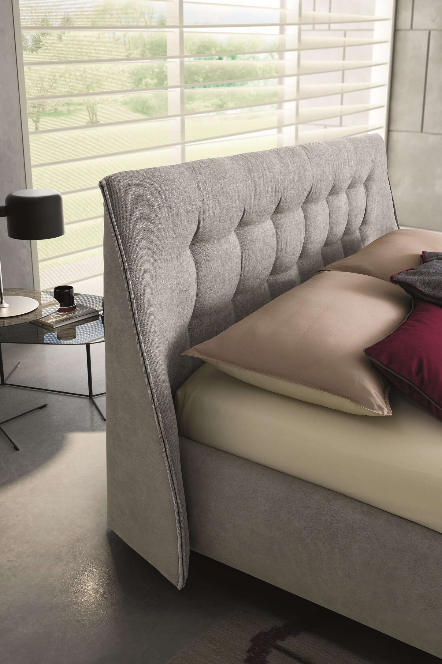 Guscio Storage Bed
