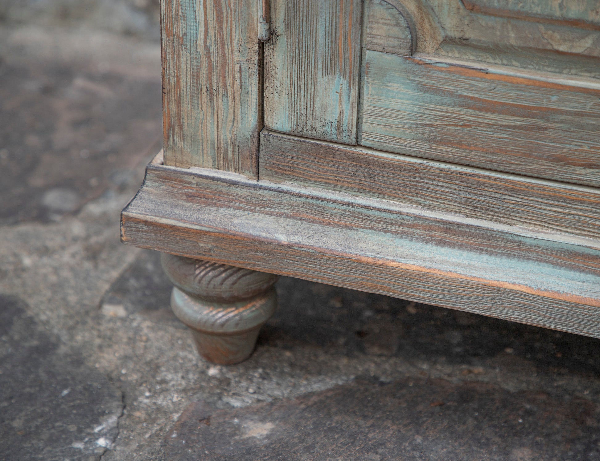 4 Doors Console - Aged Green