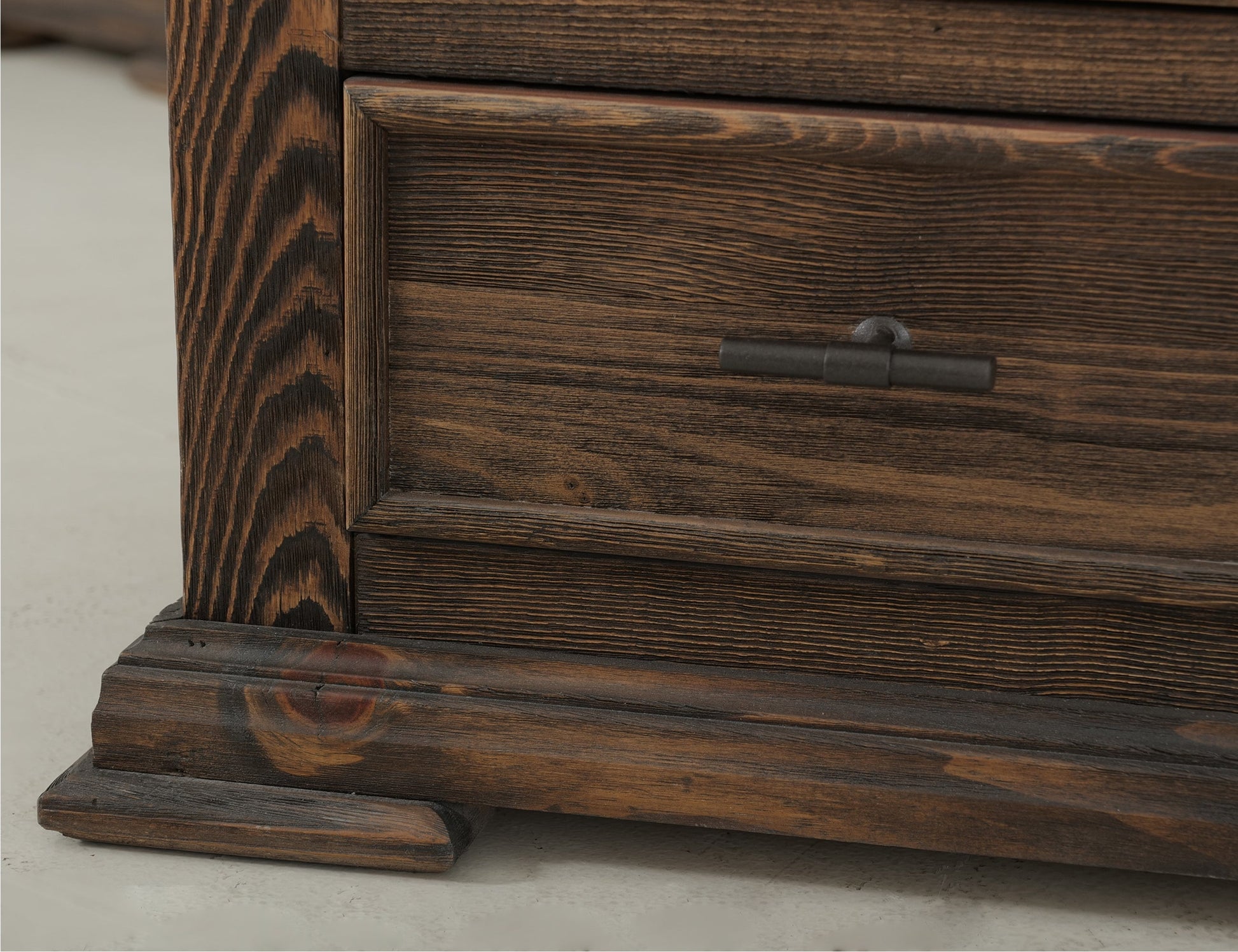 3 Drawer, Nightstand - Mahogany Brown