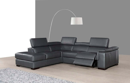 Agata in Chaise