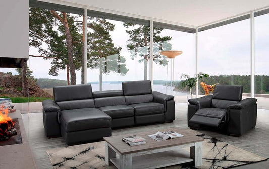 Allegra in Chaise