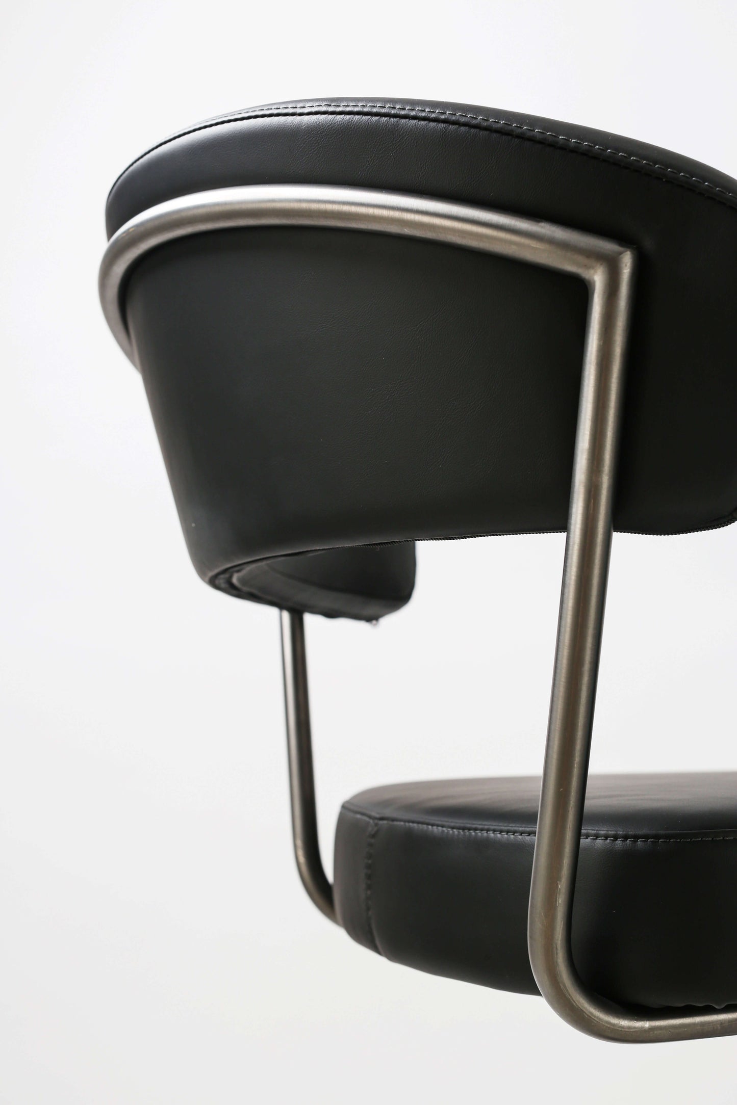 K C218A-930 Barstool